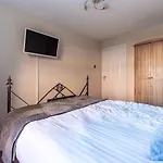 2br In The Heart Of Centre