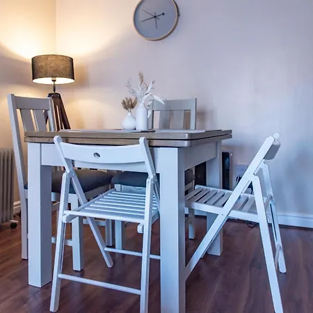 2br In The Heart Of Centre Лідс