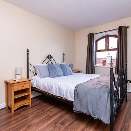 2br In The Heart Of Centre Апартаменти