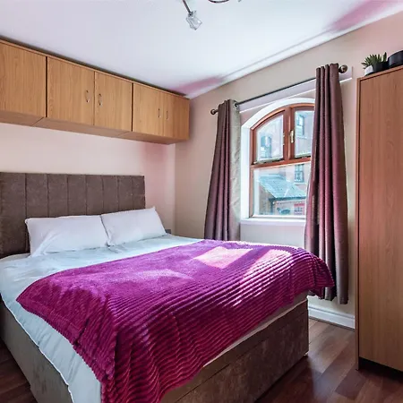 Апартаменти 2br In The Heart Of Centre Лідс