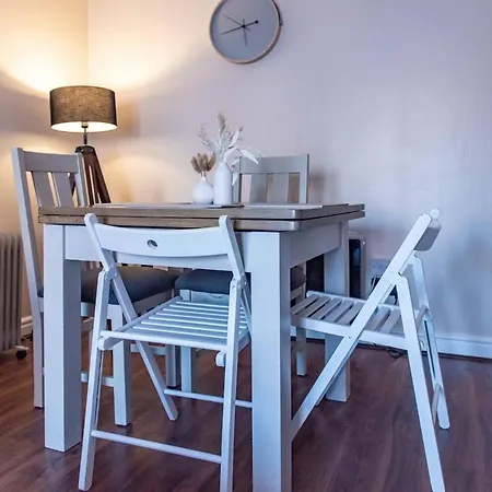 2br In The Heart Of Centre